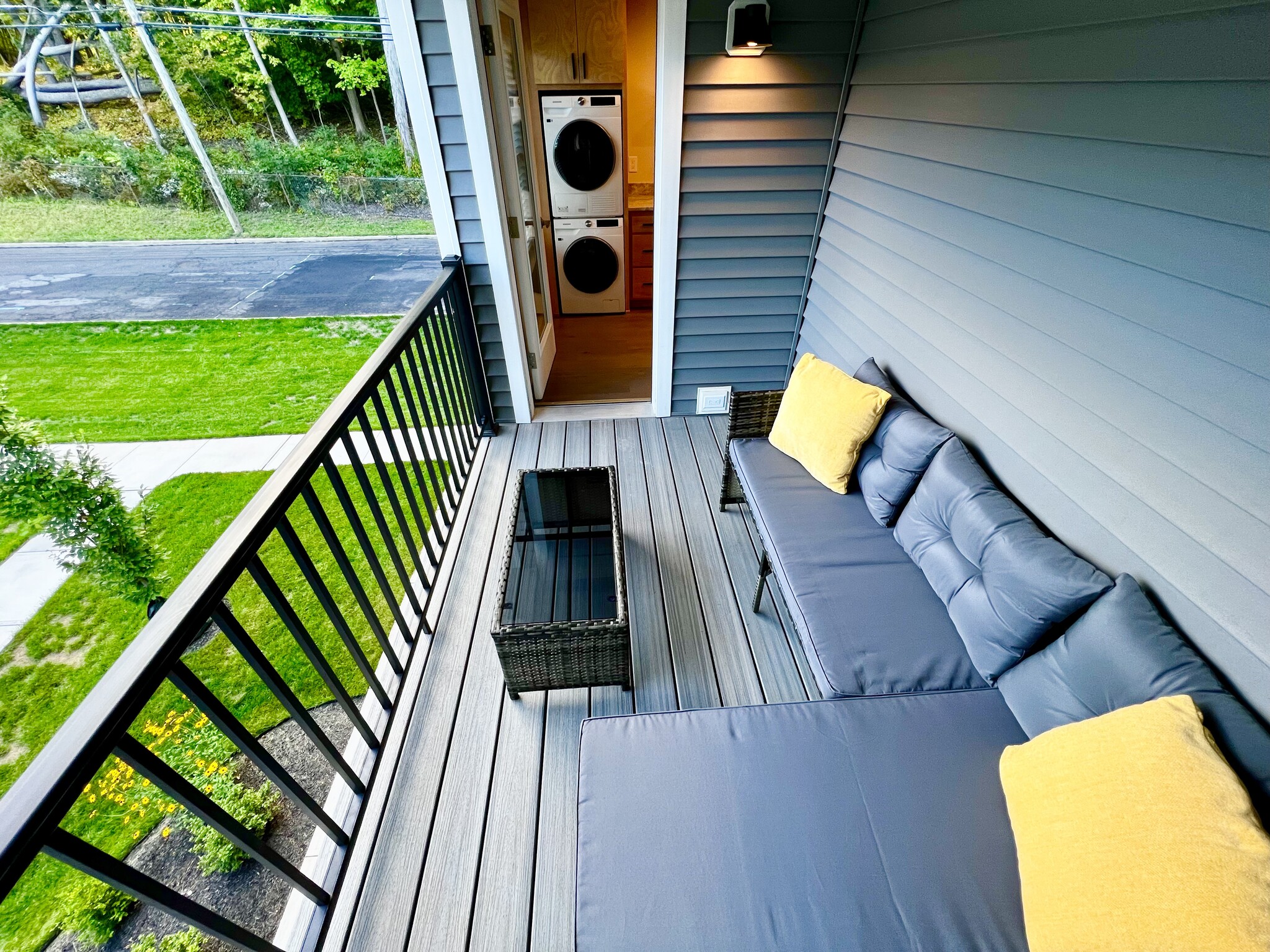 Building Photo - 179 Butternut St