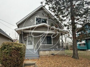 Building Photo - Beautiful 3 bedroom 2 bathroom home in South Toledo