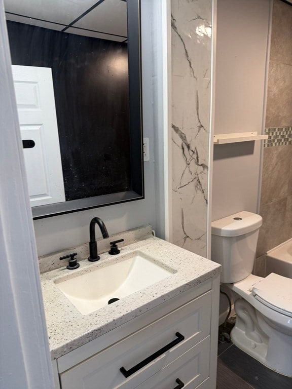 Building Photo - 17 Nichols St