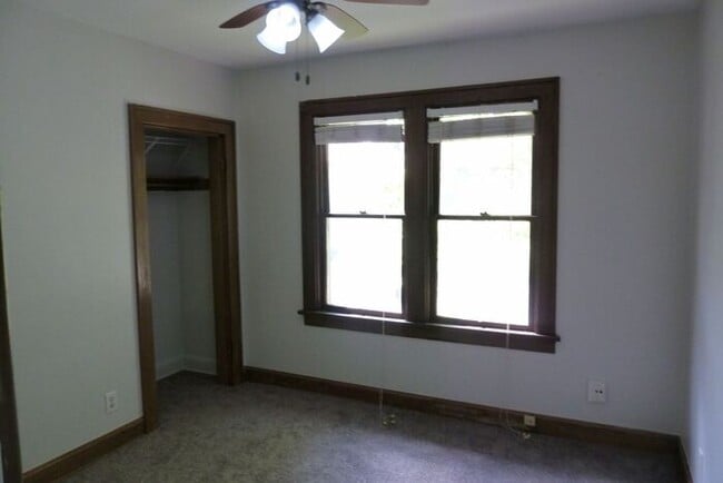 Building Photo - Bright 3BR Unit + Off-Street Parking + Balcony Near Capital University