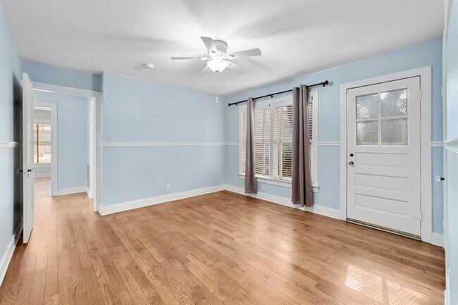 Building Photo - 2309 Forest Ave