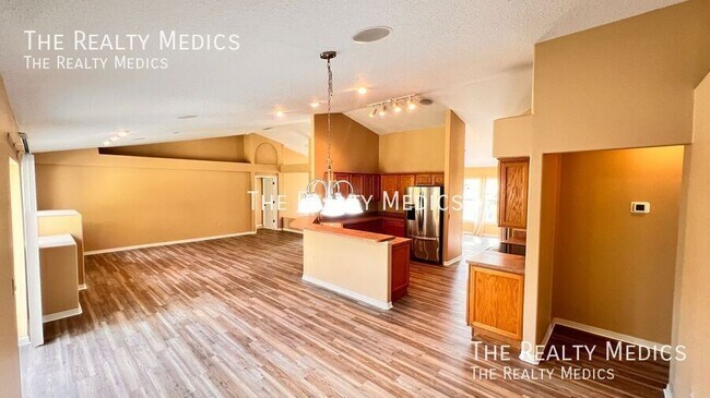 Building Photo - 1481 Woodfern St