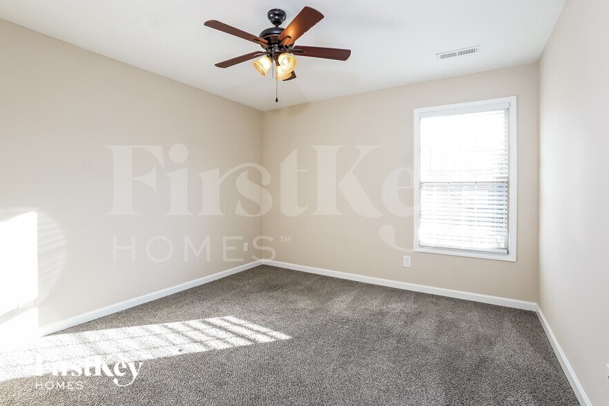 Building Photo - 1532 Osage Ct