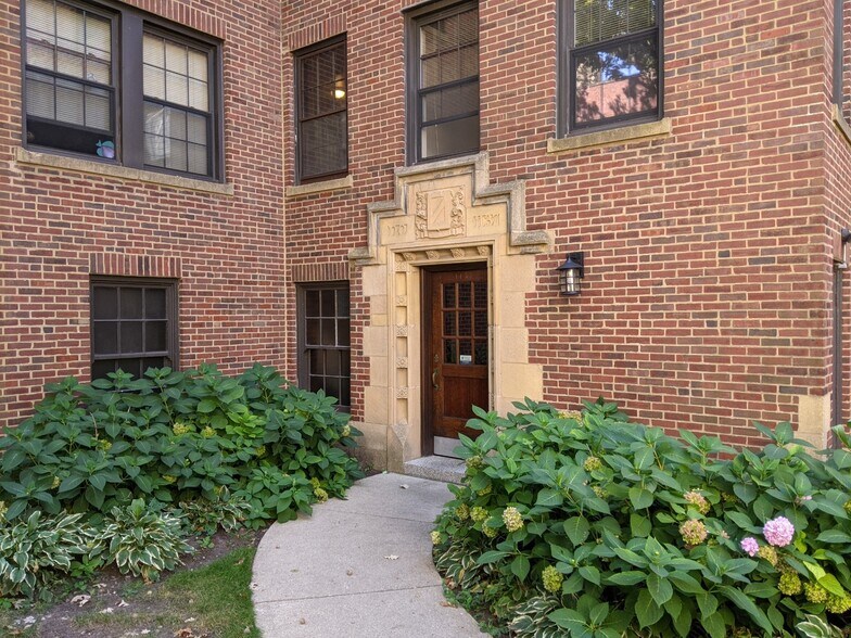 Primary Photo - 1135 Maple Ave