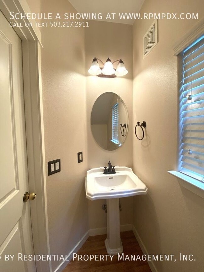 Building Photo - 2518 NW 1st Dr