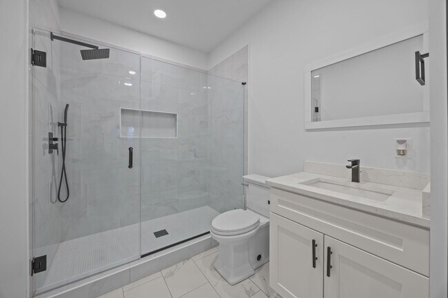 Building Photo - 8625 Cedarbrook Dr