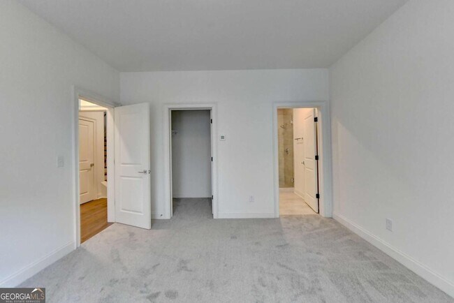 Building Photo - 3667 Peachtree Rd NE