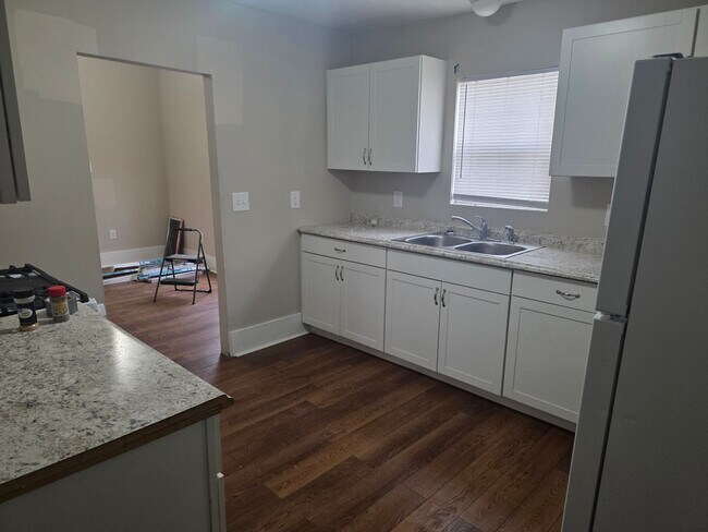 Building Photo - *PENDING* Recently Remodeled 2-Bedroom, 2-Bathroom Home – $1,100/Month - Accepting Section 8