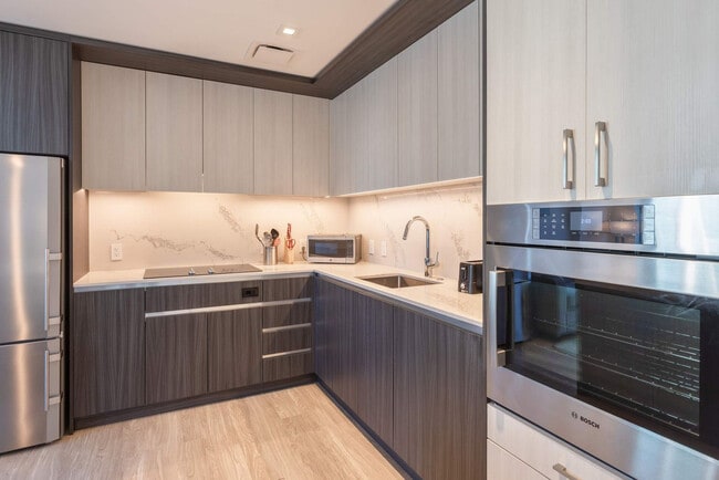 Building Photo - 290 Congress St