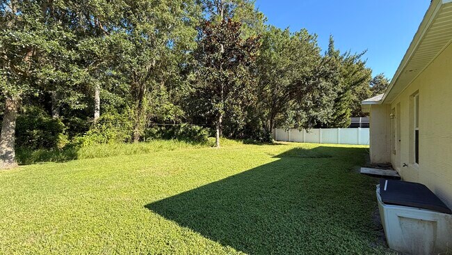 Building Photo - 10 Zebrawood Ct