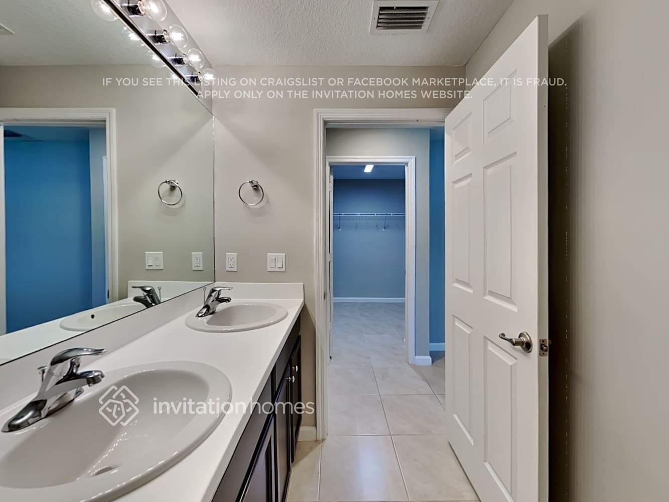Building Photo - 529 NW Floresta Dr