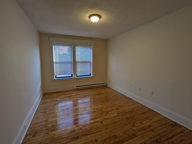 Building Photo - 1447 Dwight St