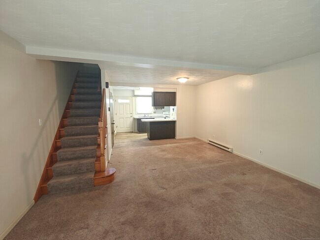 Building Photo - 18 Broadview Hts