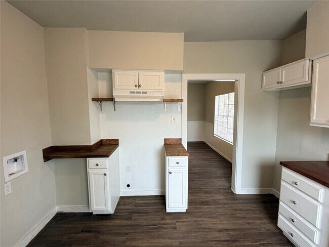 Building Photo - 2212 Semmes St