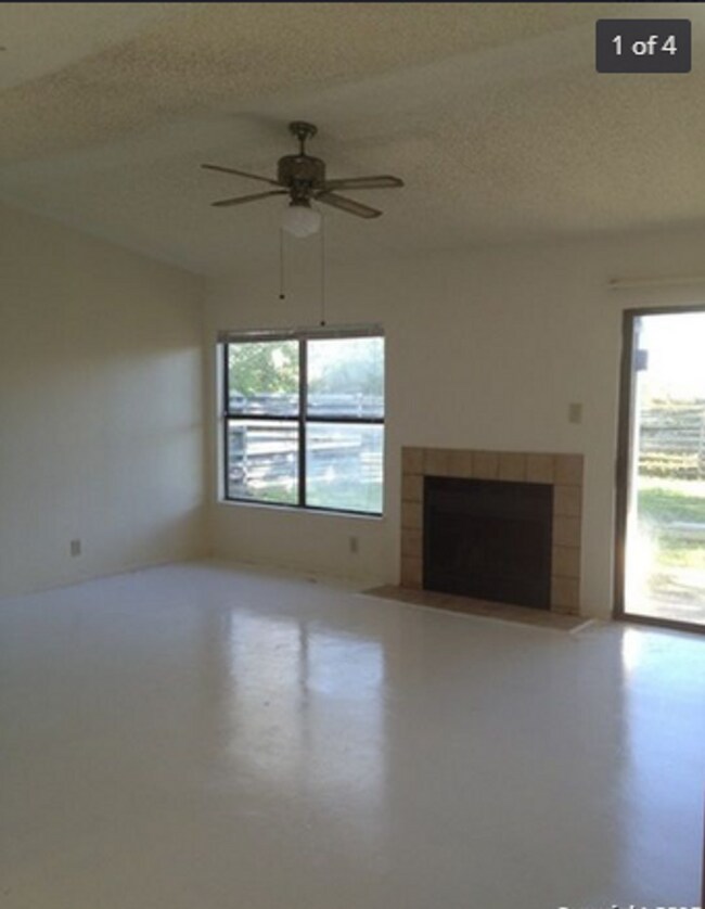 Building Photo - Soon to be renovated 2 bedroom/2 bath duplex with garage and fenced yard