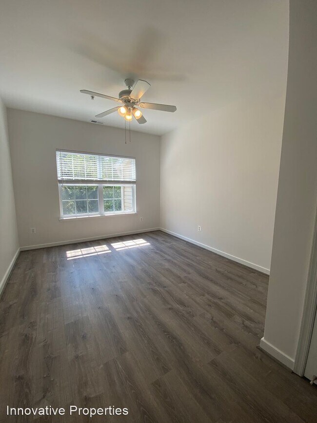 Building Photo - 2 br, 3 bath House - 805 Latchmere Court #101
