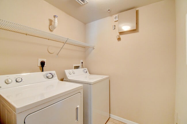 Building Photo - 6505 Emerald Dunes Dr