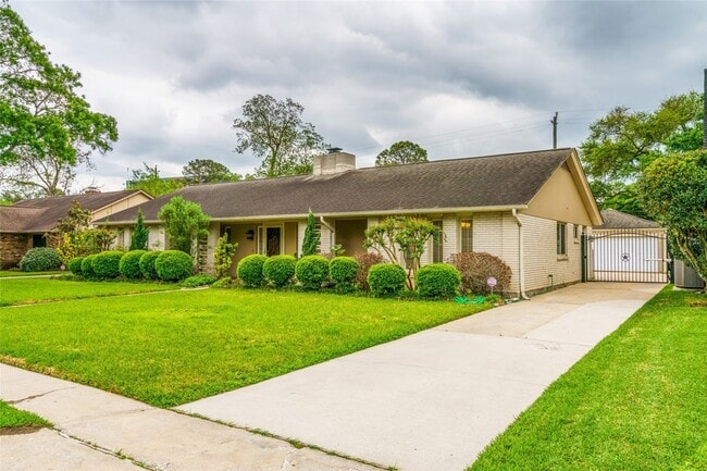 Building Photo - 10631 Del Monte Dr