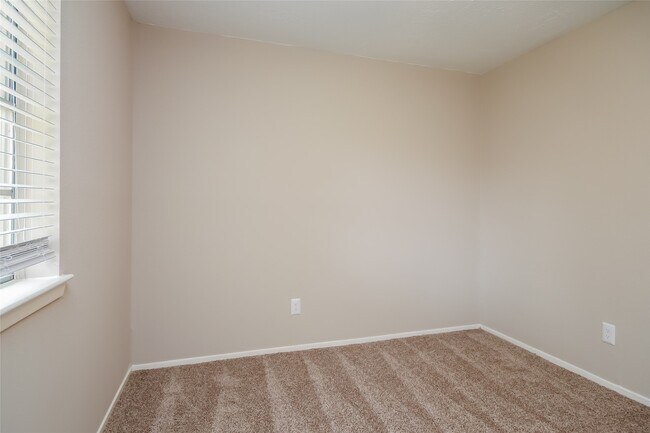 Building Photo - 10307 Rancho Bernardo Ln