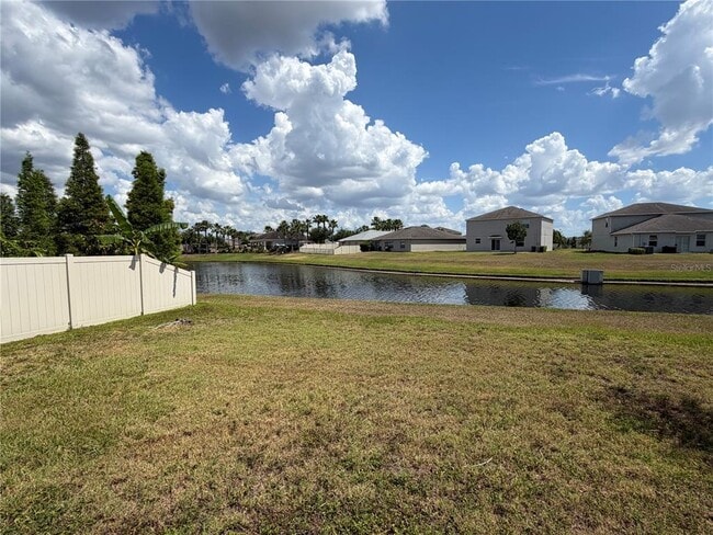 Building Photo - 10013 Crested Fringe Dr