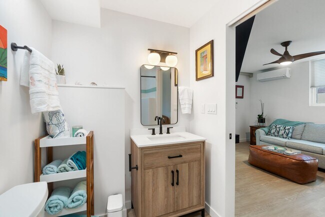 Building Photo - Waikiki Beach Gem- Fully Furnished 2BR/2BA...