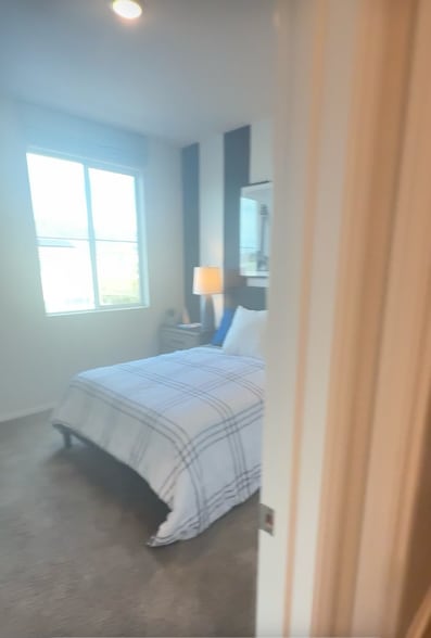 Building Photo - 27295 Ukulele Cir