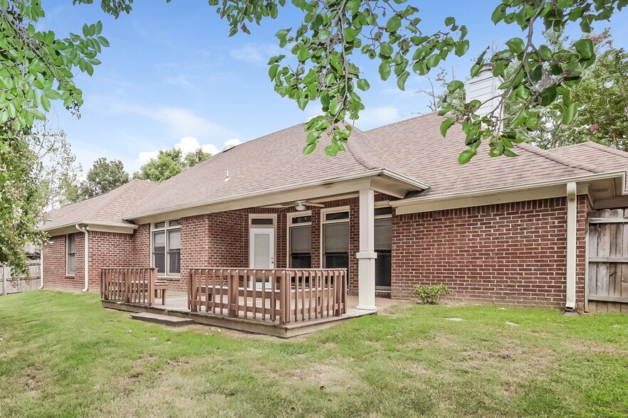 Building Photo - 8695 River Mill Cove
