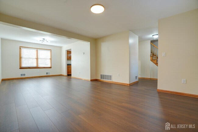 Building Photo - 11 Lenox St