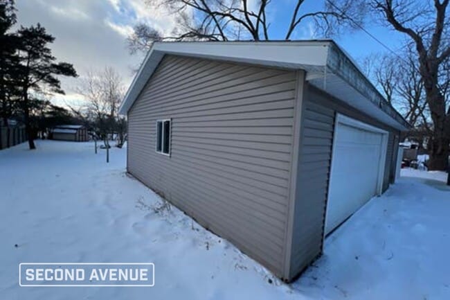 Building Photo - 803 Joseph St