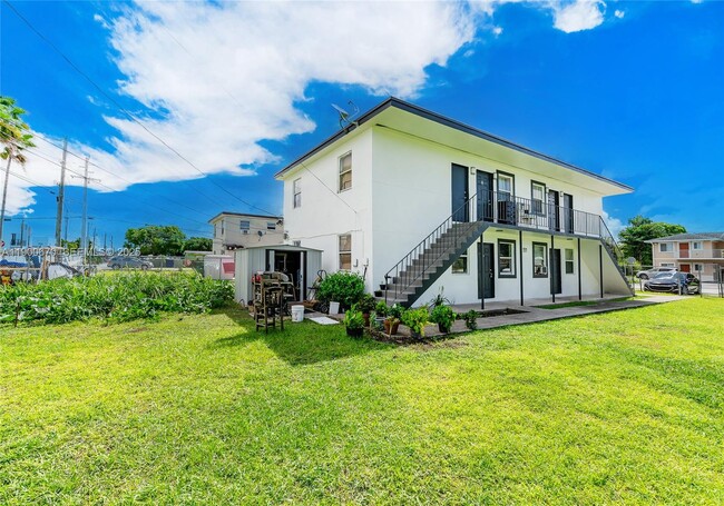 Building Photo - 10015 SW 170th Terrace