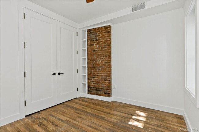 Building Photo - 115 N Division St