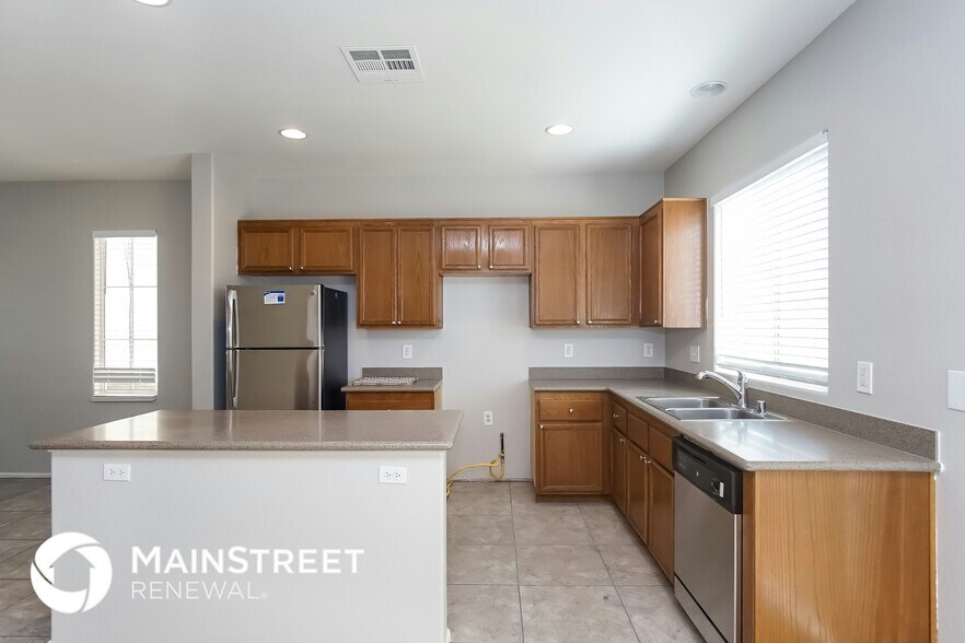 Building Photo - 4052 Oliver Sagebrush Dr