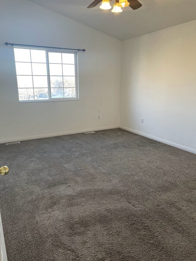 Building Photo - 3315 E Windhover Rd