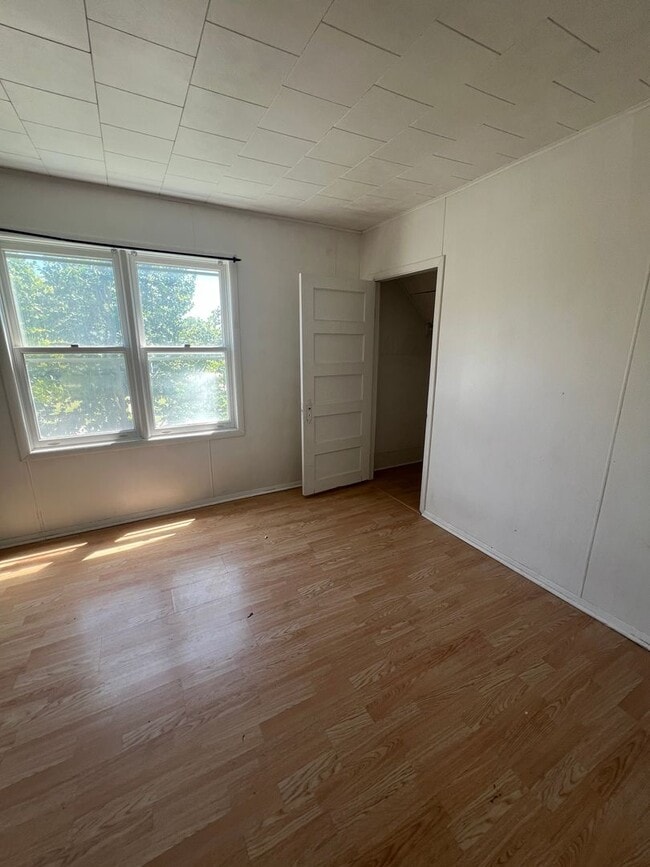 Building Photo - Click the “Apply Now” button or email wapmrentals@gmail.com for a prompt response.