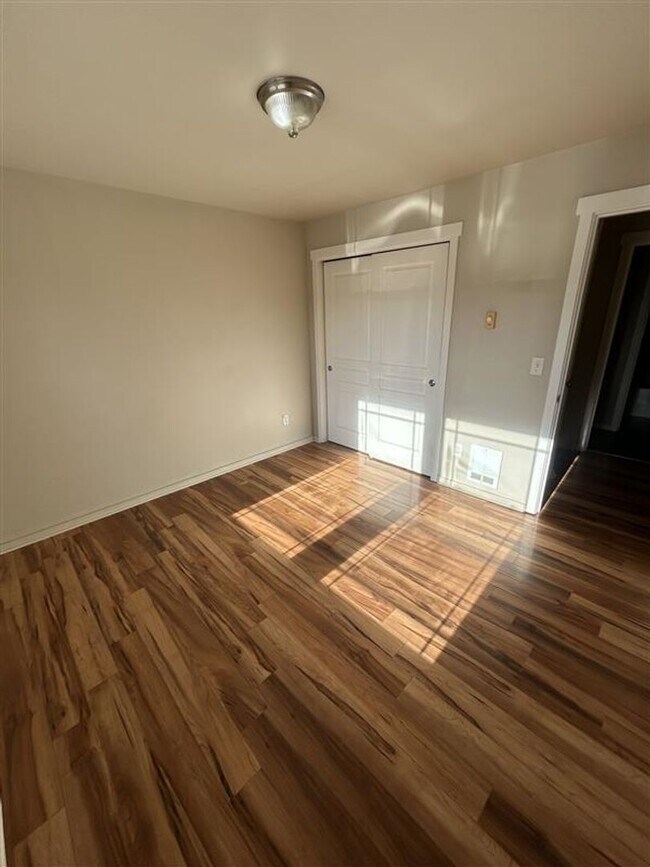 Building Photo - 206 Walnut Grove Ct