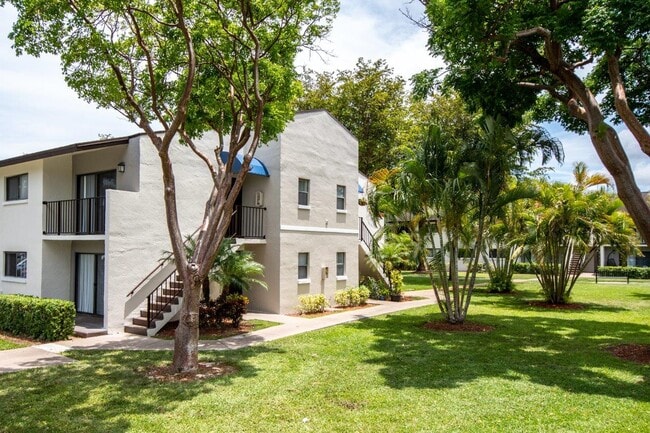 Building Photo - Legacy Lakeside