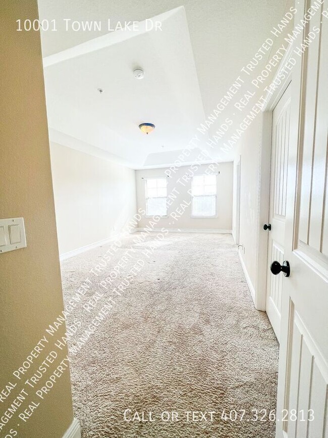 Building Photo - Spacious 3 Bedroom, 4 Bathroom Townhome fo...