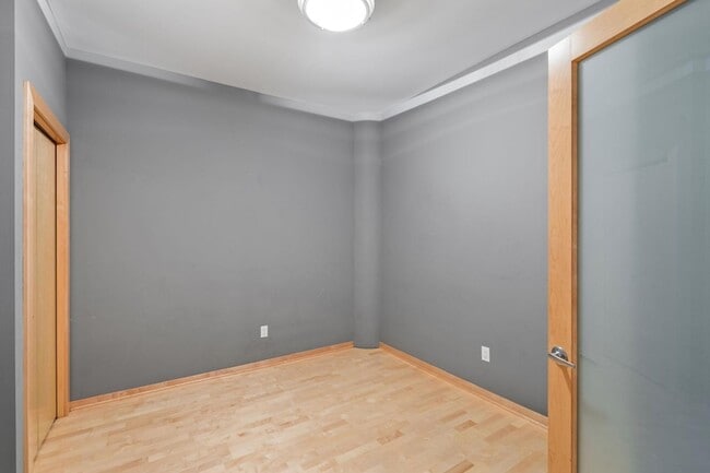 Building Photo - 401 N 2nd St