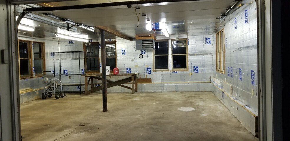 Building Photo - 1596 Schmidt Rd