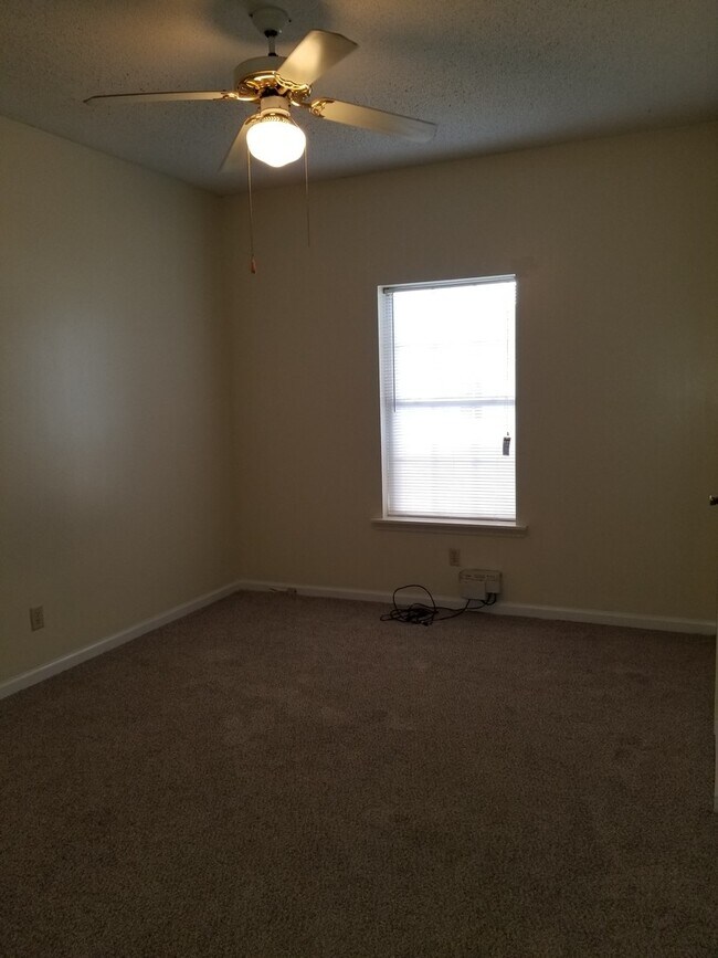 Building Photo - East Park Ave, Enterprise, AL