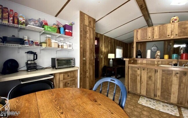 Building Photo - 16426 S Rolling Ridge Dr
