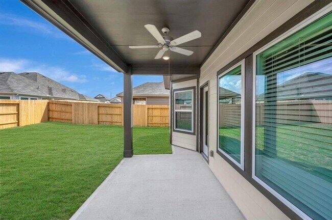 Building Photo - 32510 Lantana Flds Rd