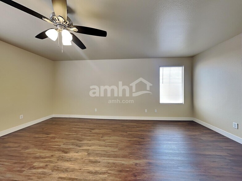 Building Photo - 9782 Silver Dusk Ct