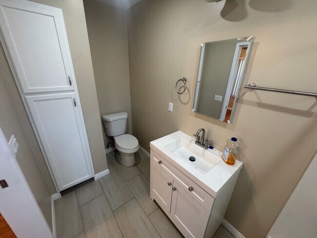 Building Photo - Beautiful 3 bedroom North Hollywood Home