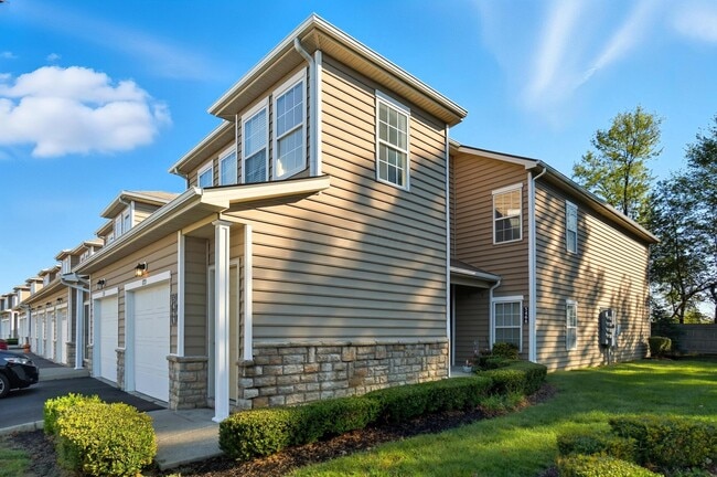 Building Photo - 5468 Nottinghamshire Ln