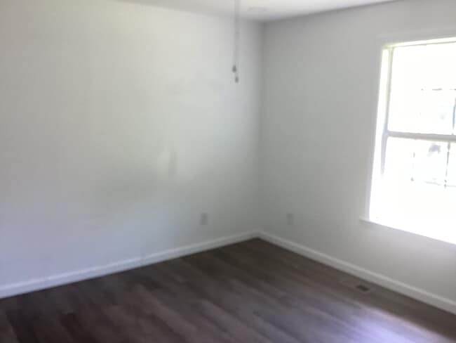 Building Photo - Newly updated home in North Gadsden