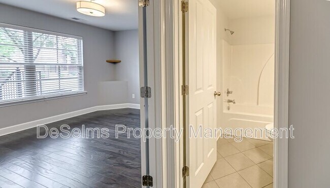 Building Photo - 5556 Prada Dr