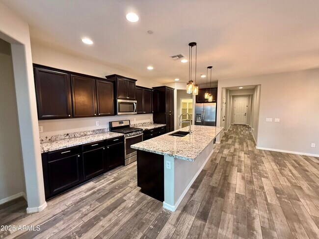 Building Photo - 21217 W Granada Rd