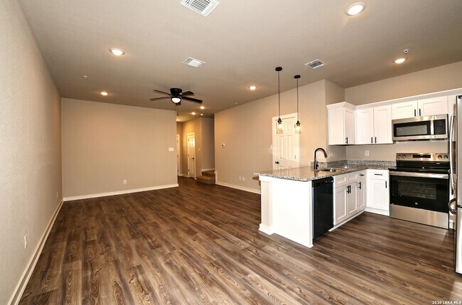 Building Photo - 11318 Clearmine St