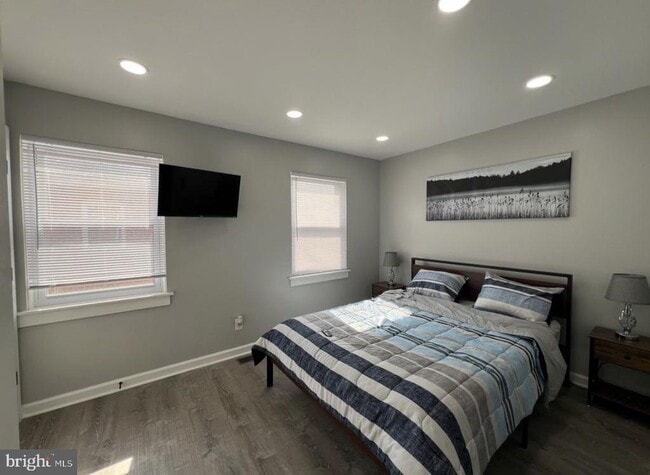 Building Photo - 402 N Chapel St